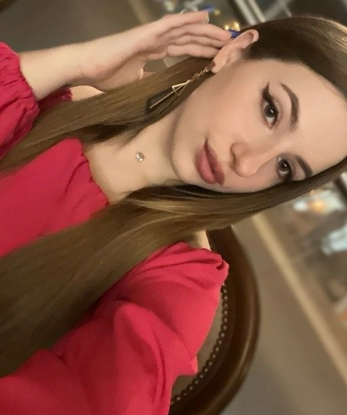 Снежа, 21 год